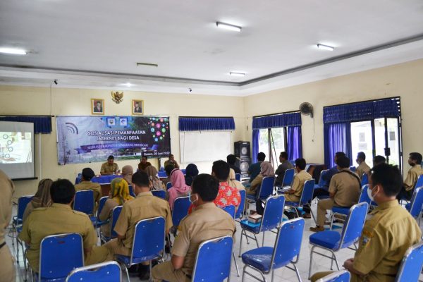 Pelaksanaan Sosialisasi Pemanfaatan Internet Bagi Desa